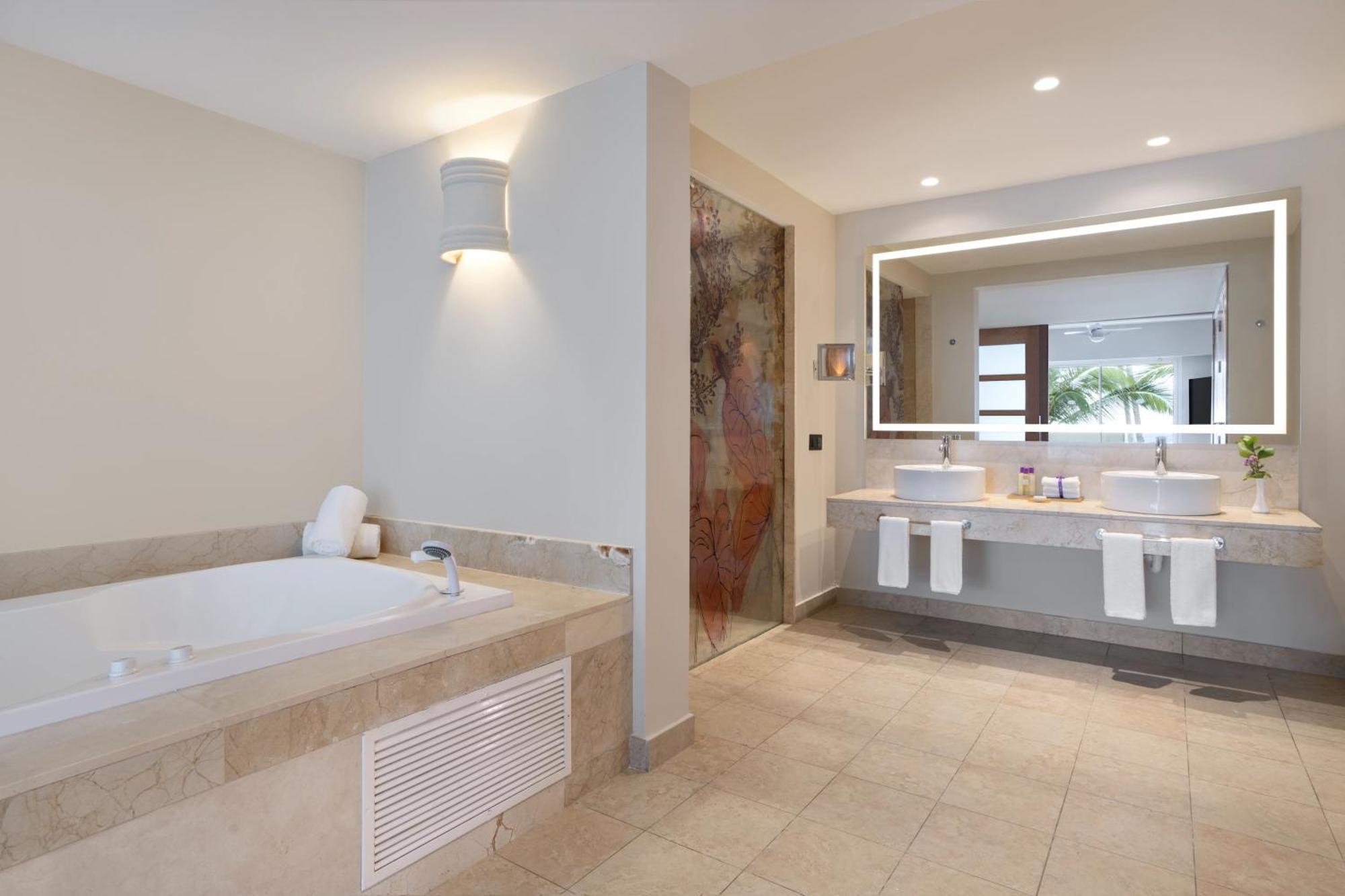 Xhale Club Master Suite Ocean Front Double